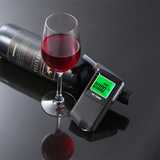 MEMS Sensor Alcohol Tester Digital Breathalyzer AT7000